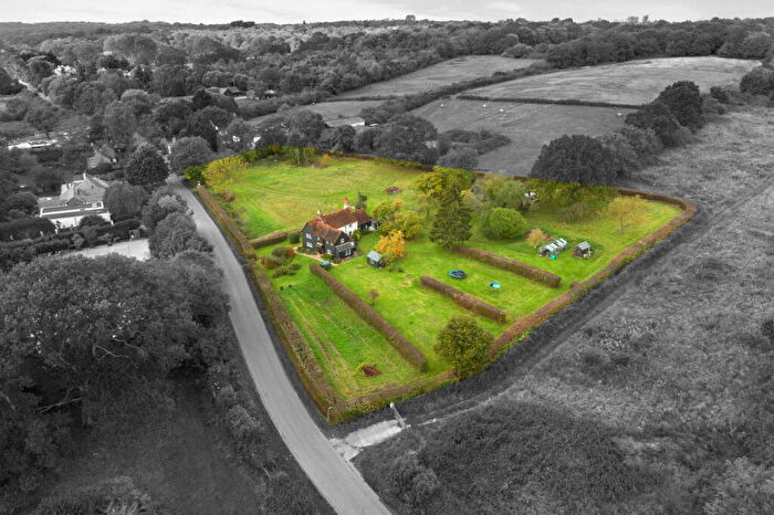 4 Bedroom Cottage For Sale In Wormley West End, Broxbourne, EN10