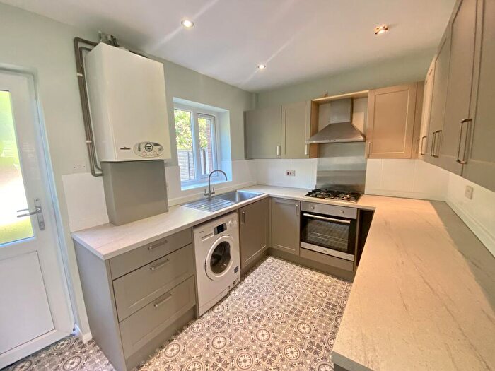 2 Bedroom House To Rent In Chaffinch Close, M22