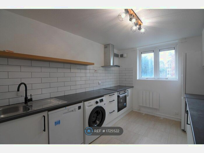 2 Bedroom Flat To Rent In Beauclere House, Sutton, SM2