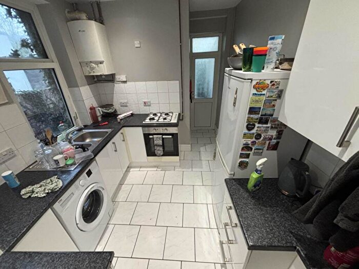 4 Bedroom House To Rent In Brithdir Street, Cathays, Cardiff, CF24