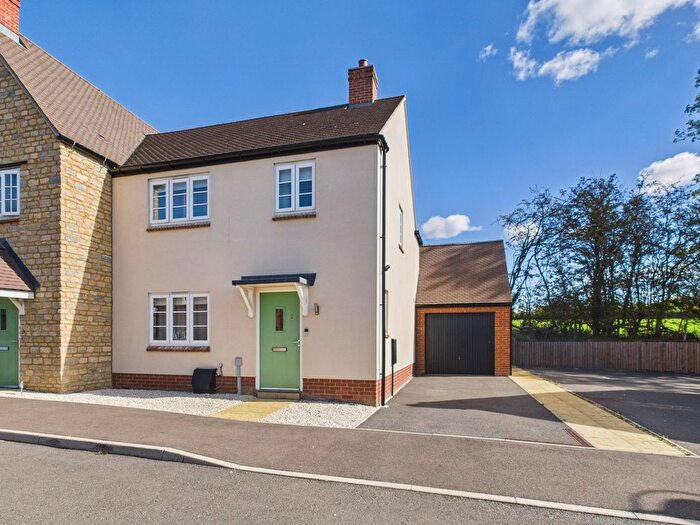 3 Bedroom Semi-Detached House For Sale In Poachers End, Silverstone, NN12