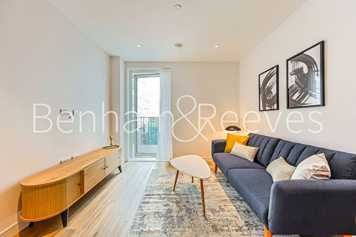 1 Bedroom Flat To Rent In Samara Drive, Southall, UB1