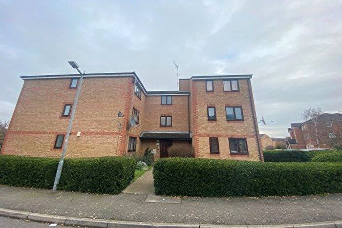 1 Bedroom Flat To Rent In Danbury Crescent, South Ockendon, RM15