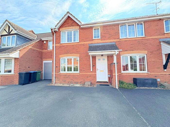 3 Bedroom Semi-Detached House To Rent In Shelland Close, Market Harborough, LE16