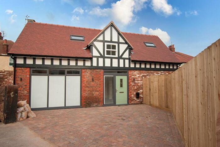 2 Bedroom Detached House For Sale In Hoscote Park, CH48