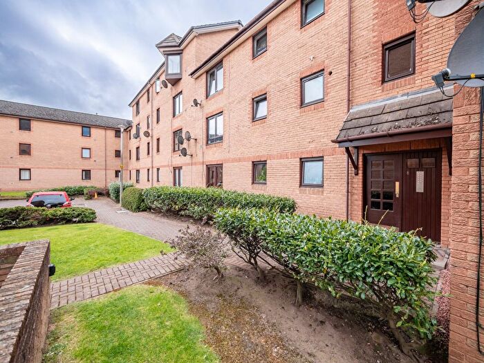 2 Bedroom Flat For Sale In / Sheriff Park, The Shore, Edinburgh, EH6