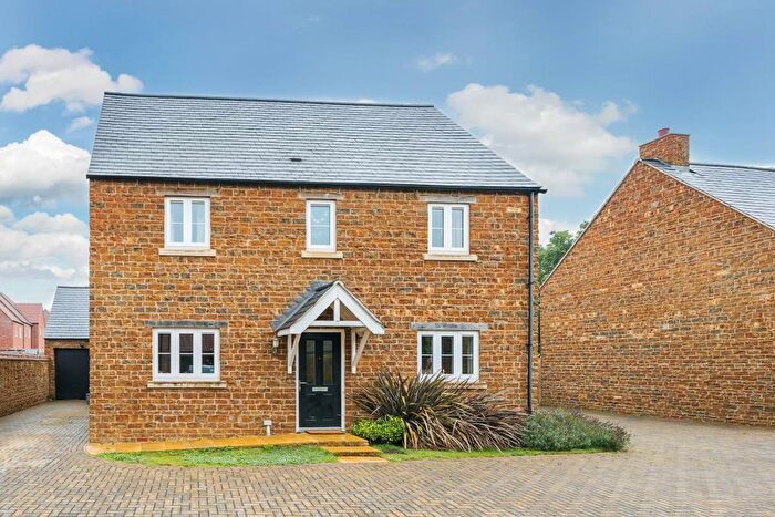 4 Bedroom Detached House For Sale In Hook Norton, Oxfordshire, OX15