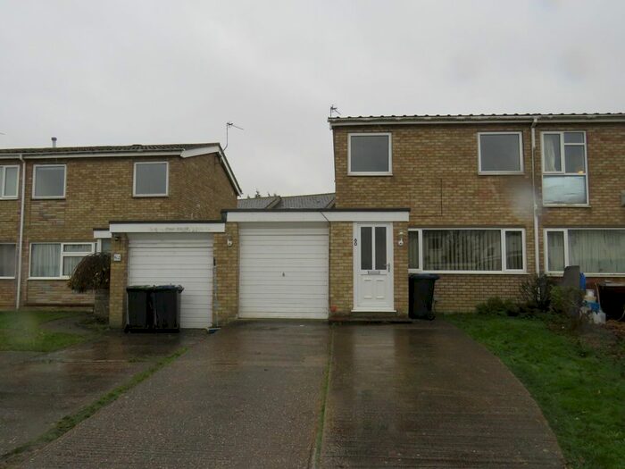 3 Bedroom Semi-Detached House To Rent In Meadow Court, Littleport, Ely, CB6