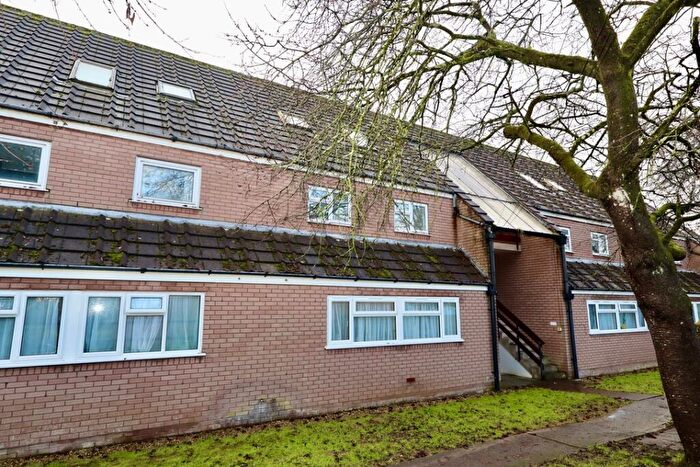 2 Bedroom Flat For Sale In Flat, Shepton Mallet, BA4