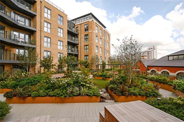 1 Bedroom Flat To Rent In Heritage Walk, Kingston Upon Thames, KT1