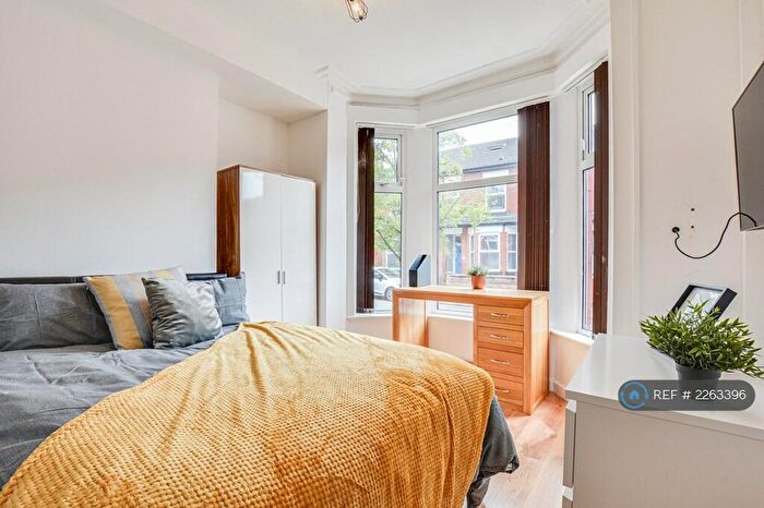 5 Bedroom Semi-Detached House To Rent In Cawdor Road, Manchester, M14