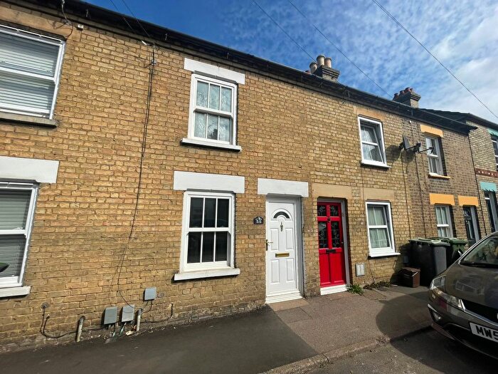 2 Bedroom Cottage For Sale In Lawrence Road, Biggleswade, SG18