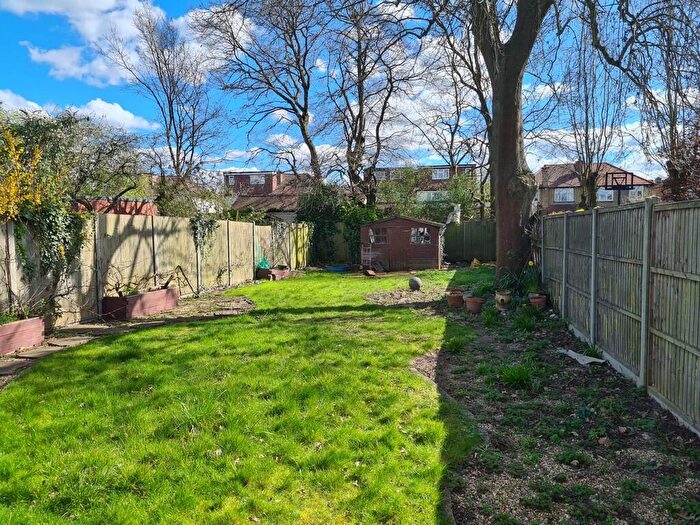 3 Bedroom Semi-Detached House To Rent In Harrow, HA1