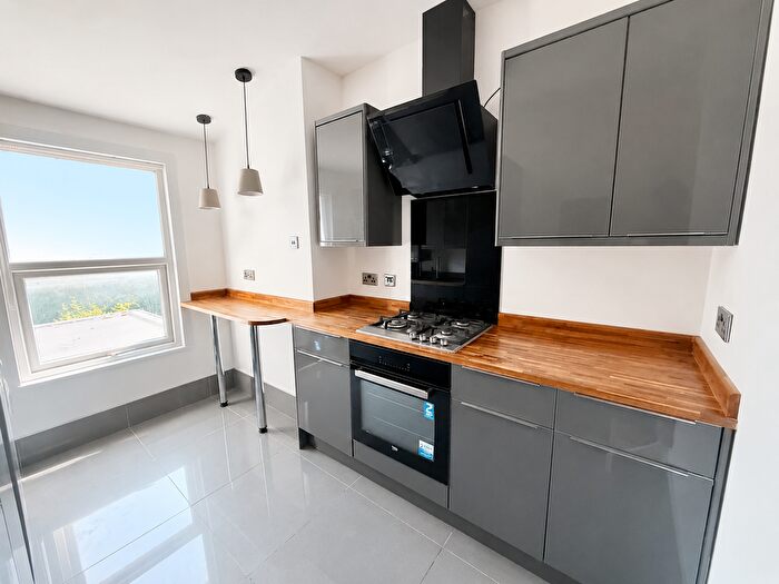 2 Bedroom Flat To Rent In Brisbane Road, Leyton, E10