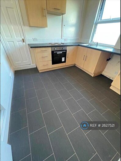 Studio To Rent In Oldham Street, Hyde, SK14