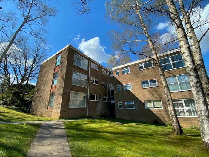 2 Bedroom Flat To Rent In Sandell Court, The Parkway, Southampton, Hampshire, SO16