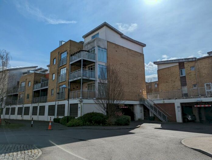 2 Bedroom Apartment To Rent In Kingfisher Meadow, Maidstone, ME16