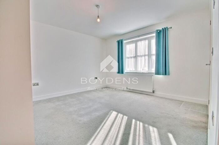 2 Bedroom Bungalow For Sale In Greys Farm Close, Kirby-Le-Soken, CO13