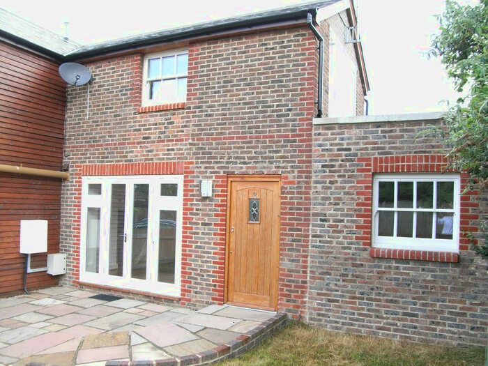 1 Bedroom Maisonette To Rent In High Street, Handcross, Haywards Heath, RH17