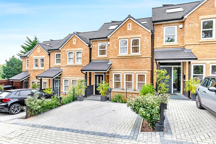 4 Bedroom Town House To Rent In Fir Hollow Gardens, Kenley, CR8