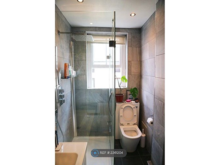 1 Bedroom Flat To Rent In Victoria Chambers, London, EC2A