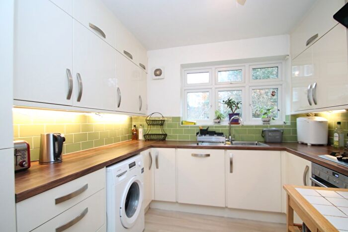 2 Bedroom Flat To Rent In Brenda House, Bromley, BR2