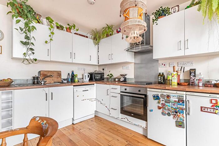 2 Bedroom Flat For Sale In Westow Hill, London, SE19
