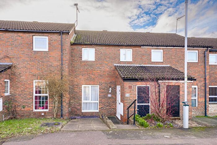 3 Bedroom Terraced House For Sale In Meadow Way, Leighton Buzzard, LU7