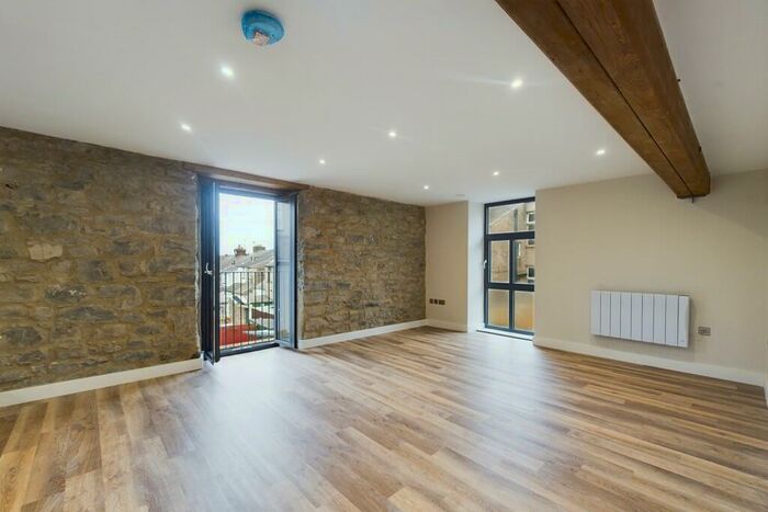 2 Bedroom Apartment To Rent In John Street, Carnforth, Lancashire, LA5