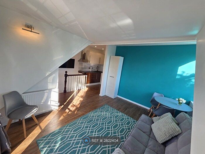 1 Bedroom Flat To Rent In Woodborough Road, Nottingham, NG3