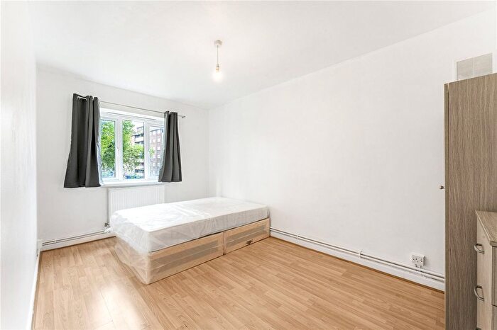 3 Bedroom Flat To Rent In Queensbridge Road, Haggerston, London, E2