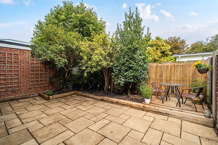 2 Bedroom Cottage For Sale In Murrells Lane, Camberley, GU15