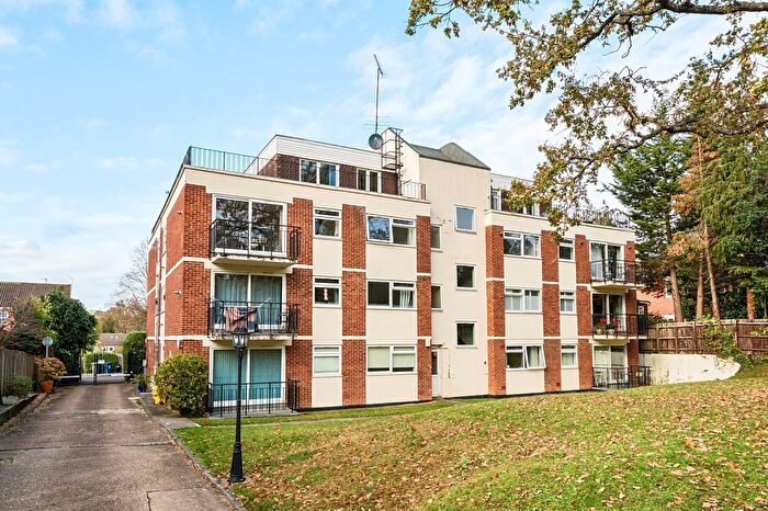 2 Bedroom Flat For Sale In - Holden Road, Woodside Park, N12