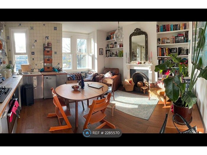 3 Bedroom Flat To Rent In Harley Road, London, NW10