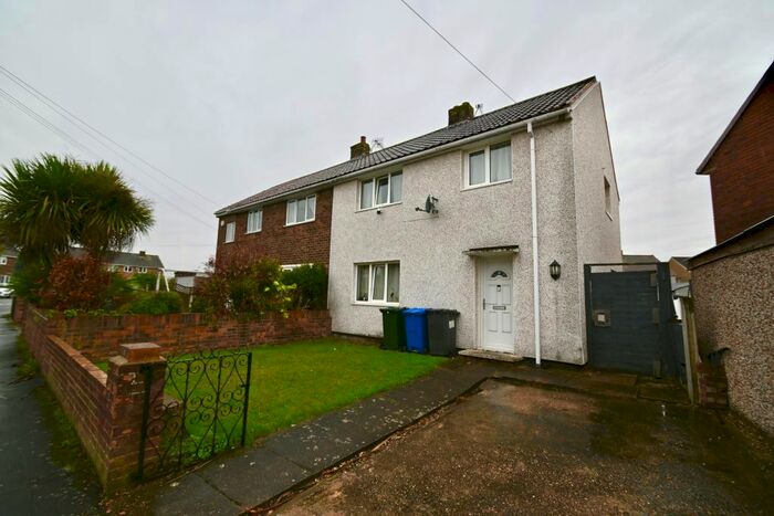 3 Bedroom Semi-Detached House To Rent In The Oval, Dunscroft, Doncaster, DN7