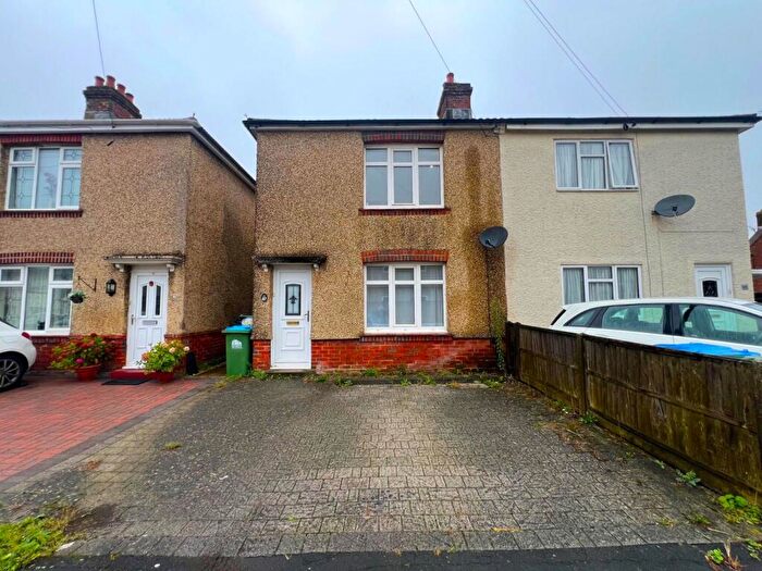 2 Bedroom End Of Terrace House To Rent In Commercial Street, Bitterne, Southampton, Hampshire, SO18