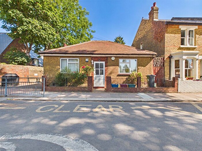 2 Bedroom Bungalow To Rent In Linkfield Road, Middlesex, TW7