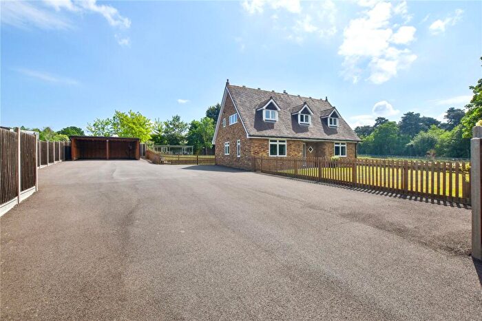 4 Bedroom Detached House For Sale In Stable Lane, Bexley Village, DA5