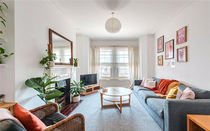 2 Bedroom Apartment For Sale In Cambridge Mansions, Cambridge Road, London, SW11