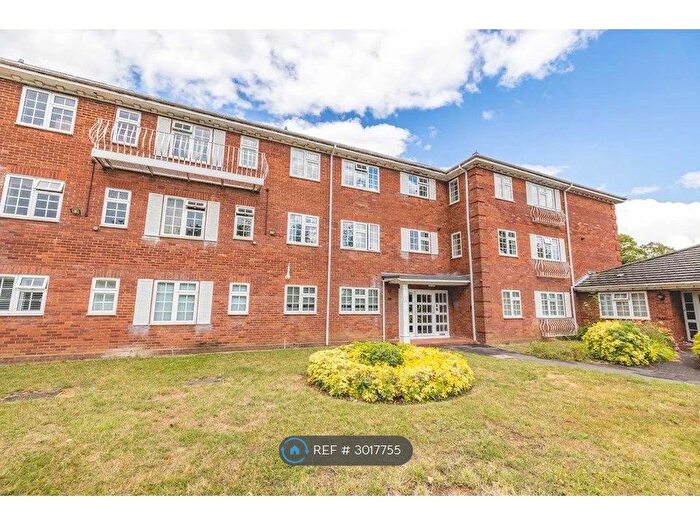 2 Bedroom Flat To Rent In Hillmead Court, Taplow, SL6