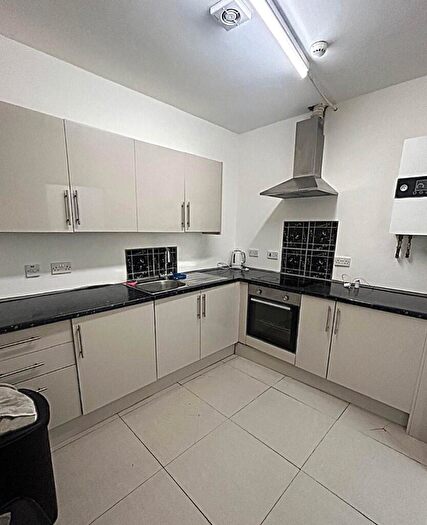 1 Bedroom Flat To Rent In North Clive Street, Cardiff(City), CF11