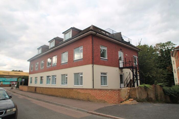 2 Bedroom Flat For Sale In Canning Street, Maidstone, ME14
