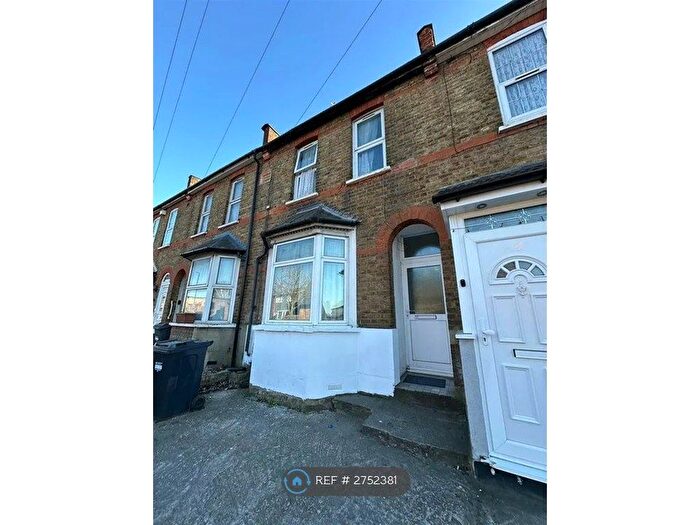 4 Bedroom Terraced House To Rent In New Heston Road, Hounslow, TW5