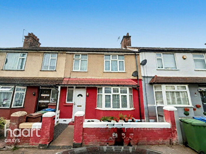 3 Bedroom Terraced House For Sale In Belmont Road, Grays, RM17