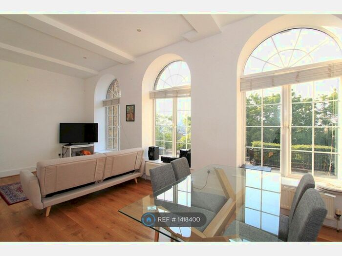 2 Bedroom Flat To Rent In Woodlands Heights, London, SE3