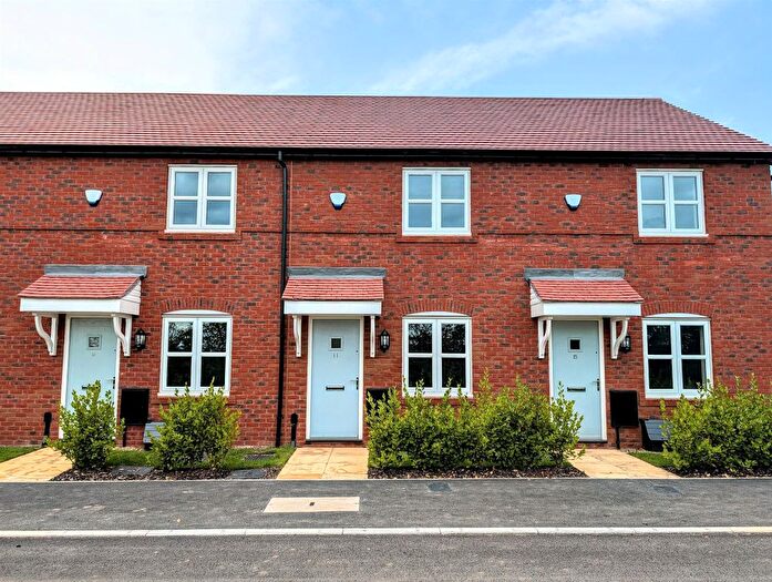 2 Bedroom Semi-Detached House For Sale In Hutchinson Close, Tamworth, B79