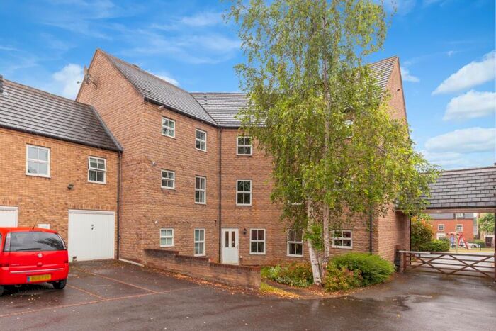 2 Bedroom Apartment To Rent In Usher Drive, Banbury, OX16