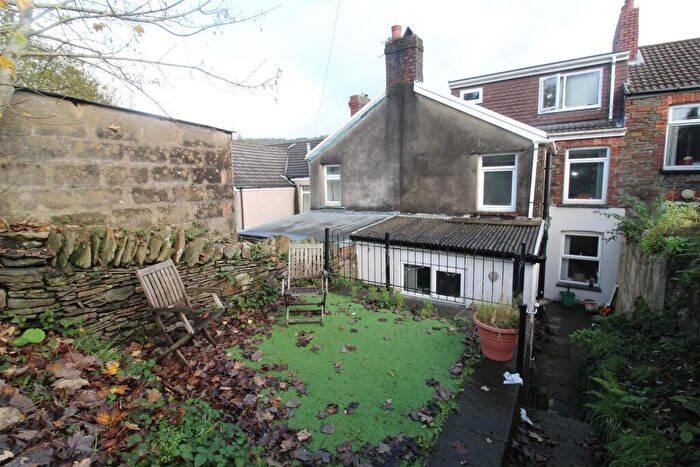 5 Bedroom House To Rent In Kingsland Terrace, Pontypridd, CF37