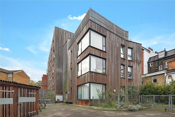 2 Bedroom Flat To Rent In Seymore Mews, New Cross Road, London, SE14