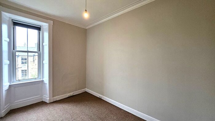 1 Bedroom Flat To Rent In Comely Bank Avenue, Comely Bank, Edinburgh, EH4